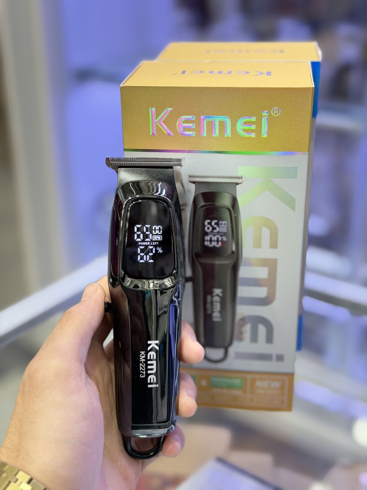 خط زن حرفه‌اeی Kmei مدل KM-2273: اصلاح صفر،  صفحه نمایش دیجیتال و موتور قدرتمند